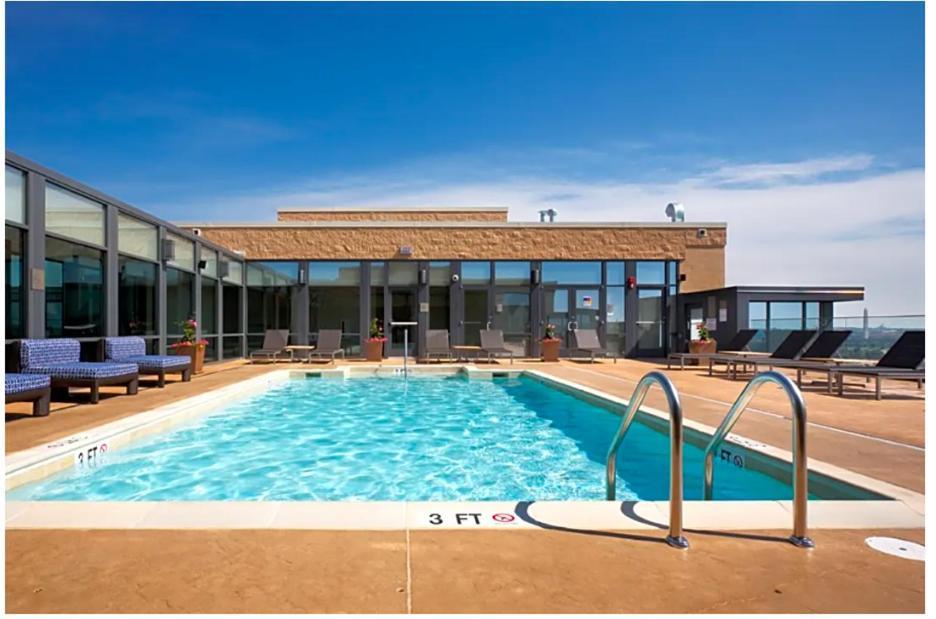 Pentagon Luxe Apartments Arlington Exterior photo